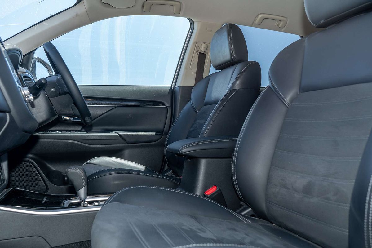 2020 Mitsubishi Outlander LS ZL