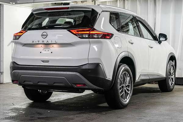 2024 Nissan X-TRAIL ST T33
