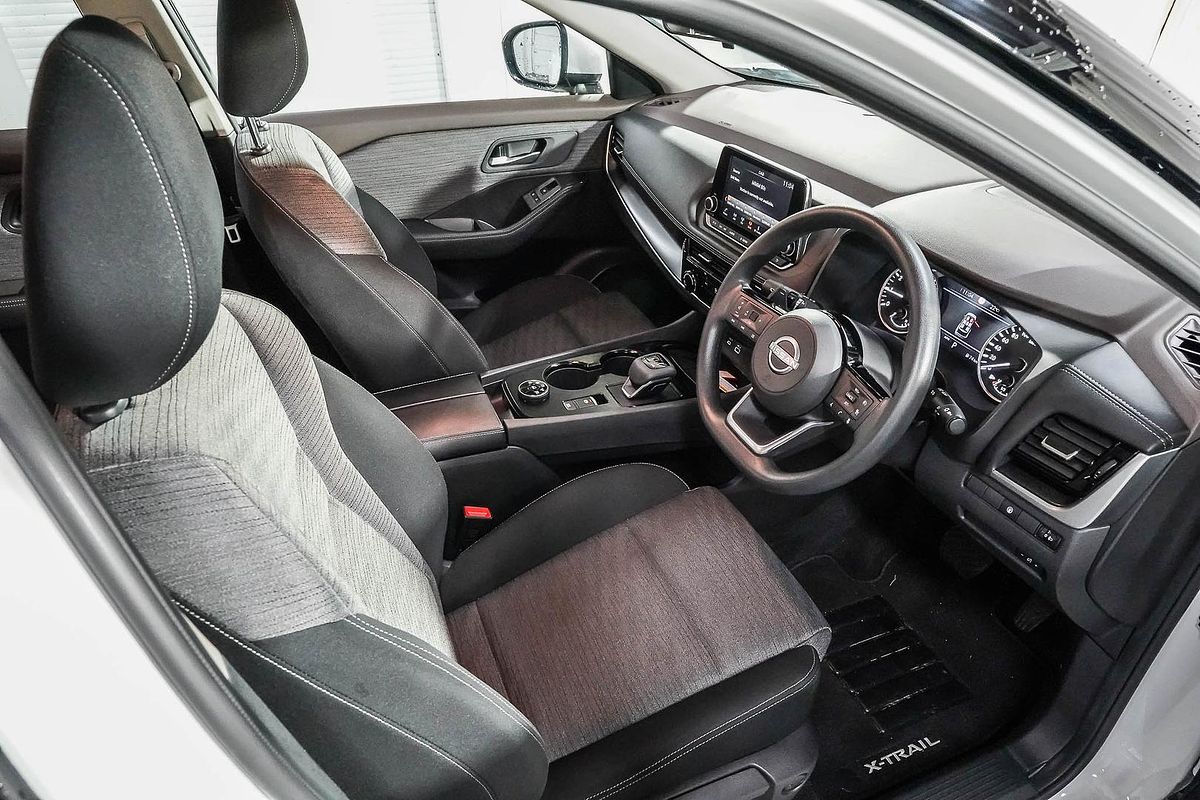 2024 Nissan X-TRAIL ST T33