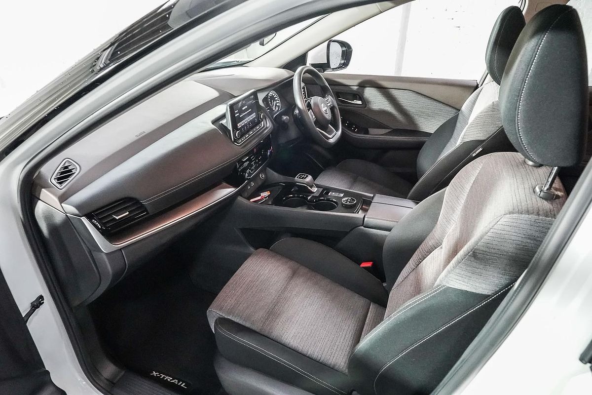2024 Nissan X-TRAIL ST T33