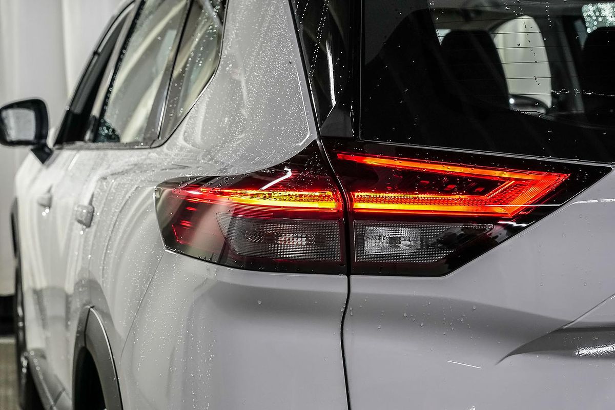2024 Nissan X-TRAIL ST T33