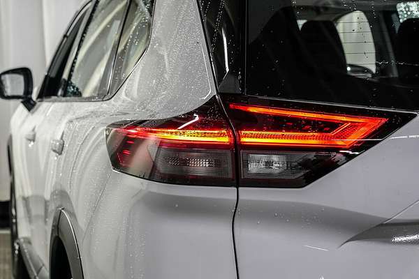 2024 Nissan X-TRAIL ST T33