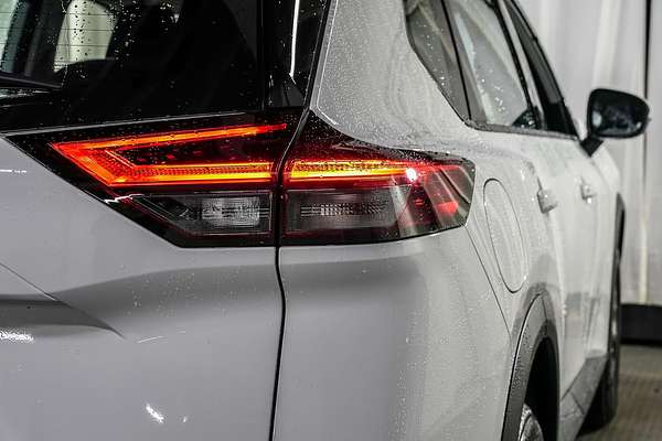 2024 Nissan X-TRAIL ST T33