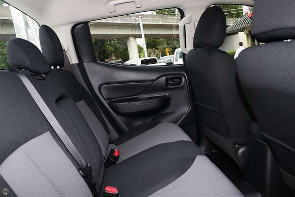 2023 Mitsubishi Triton GLX MR 4X4