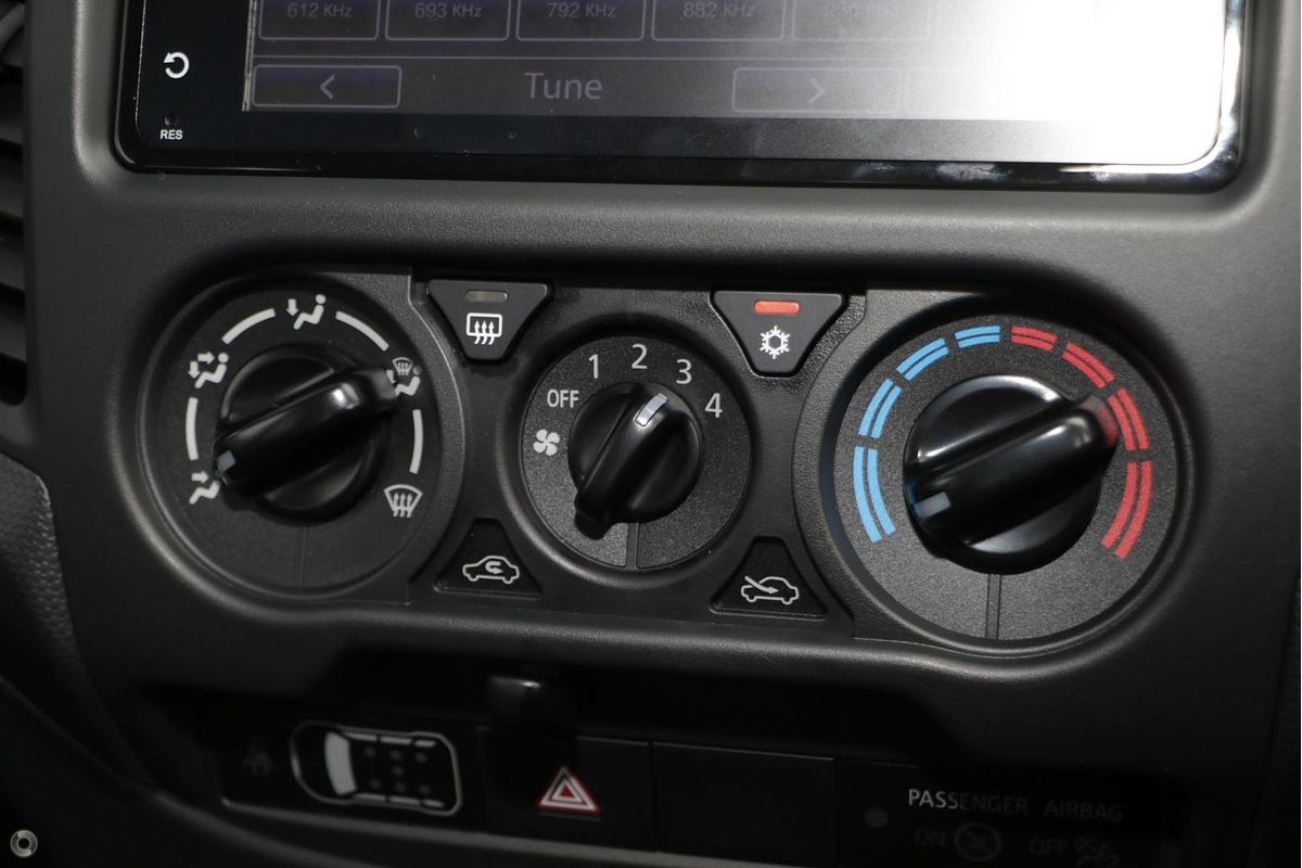 2023 Mitsubishi Triton GLX MR 4X4
