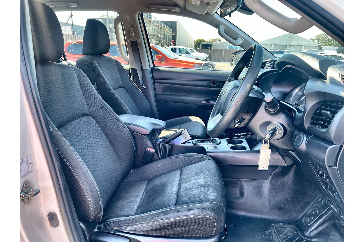 2020 Toyota Hilux SR GUN126R