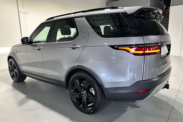 2025 Land Rover Discovery D350 S Series 5