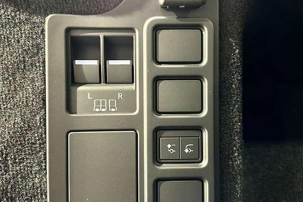 2025 Land Rover Discovery D350 S Series 5
