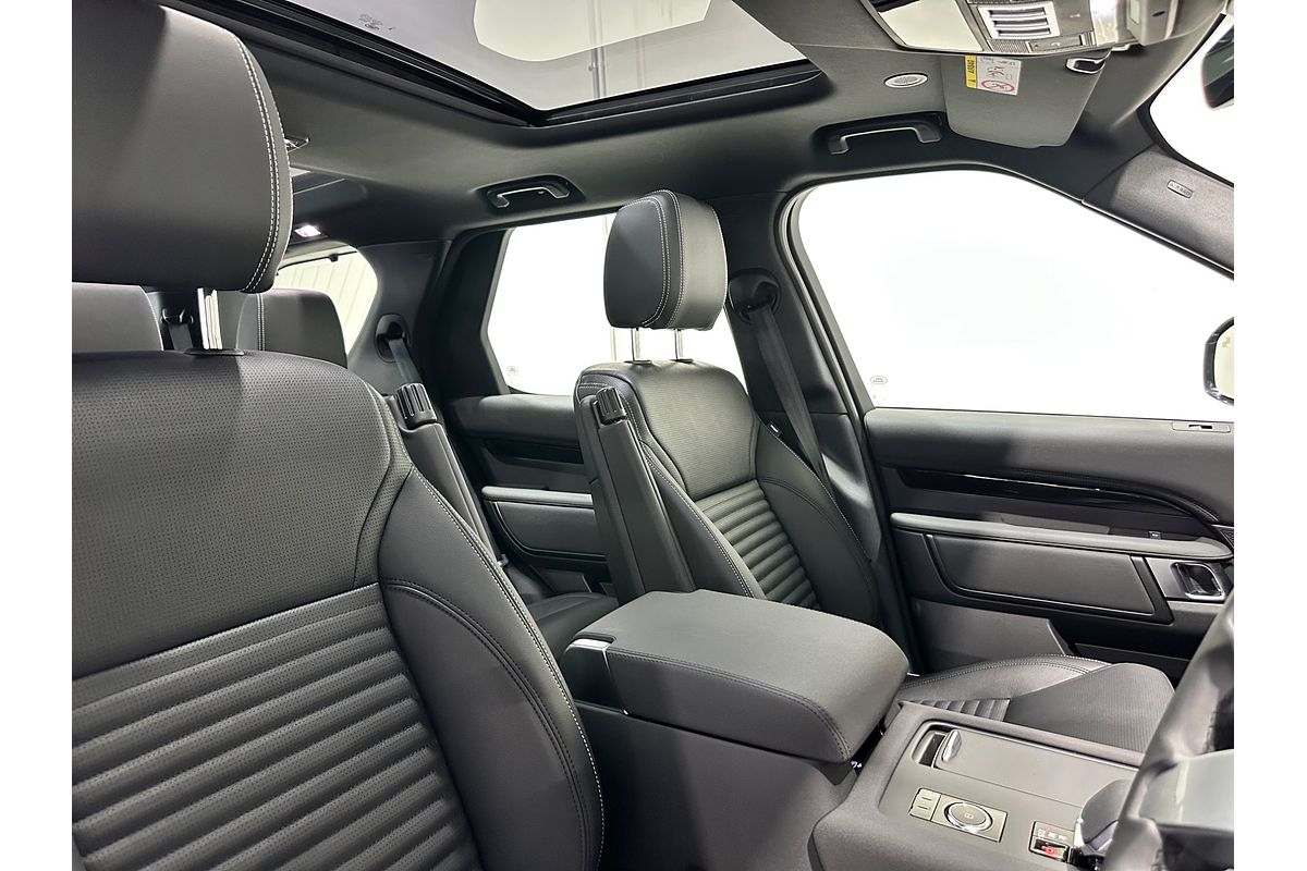 2025 Land Rover Discovery D350 S Series 5