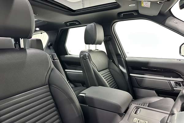 2025 Land Rover Discovery D350 S Series 5