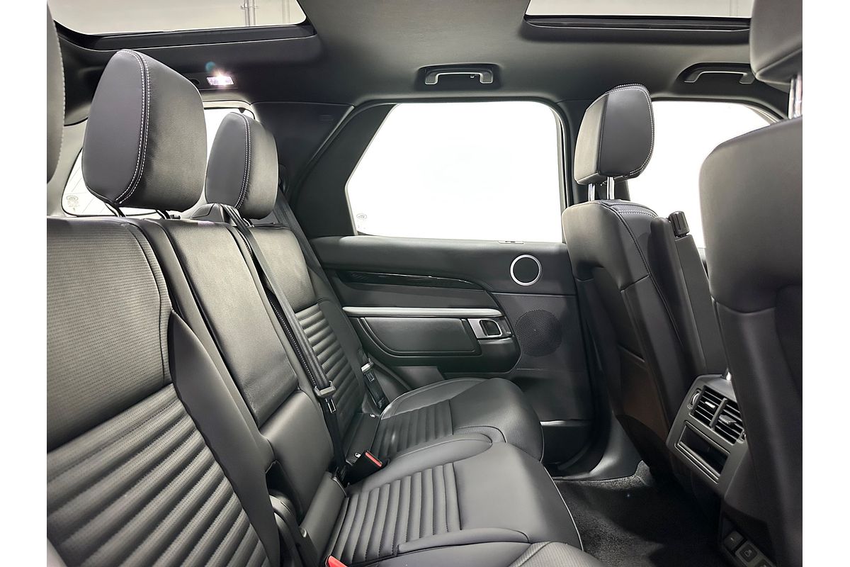 2025 Land Rover Discovery D350 S Series 5