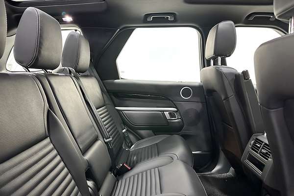 2025 Land Rover Discovery D350 S Series 5