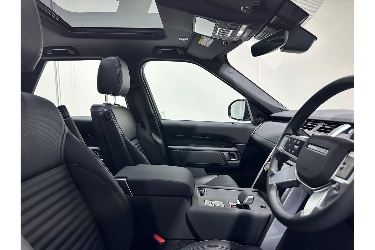 2025 Land Rover Discovery D350 S Series 5