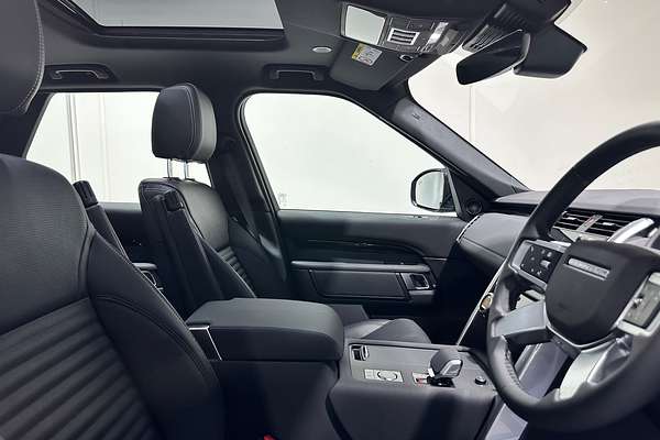 2025 Land Rover Discovery D350 S Series 5