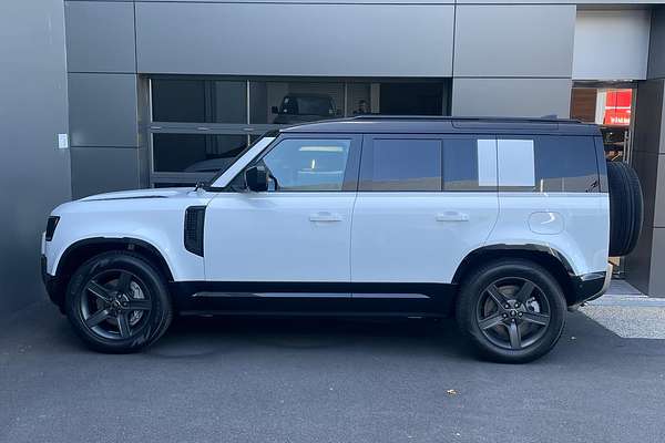 2024 Land Rover Defender 110 P400e X-Dynamic HSE L663