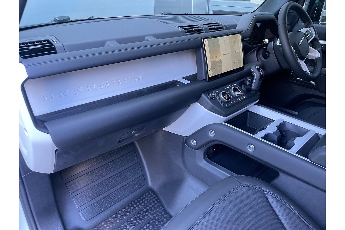 2024 Land Rover Defender 110 P400e X-Dynamic HSE L663