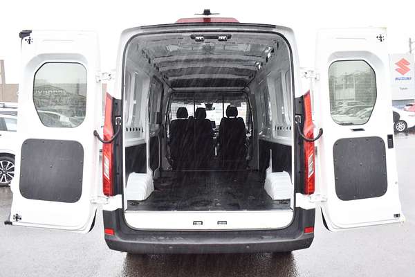 2022 LDV Deliver 9 LWB