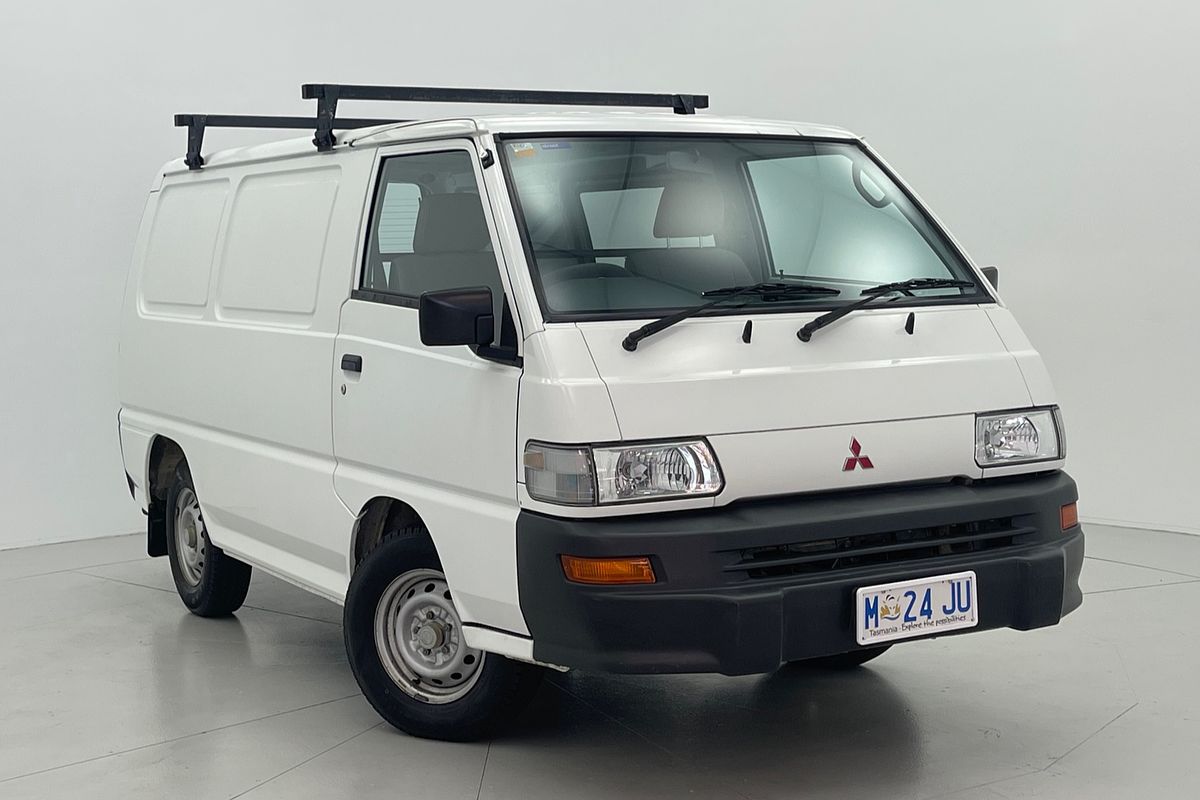 2012 Mitsubishi EXPRESS SWB 5 SP MANUAL VAN 4CYL 
