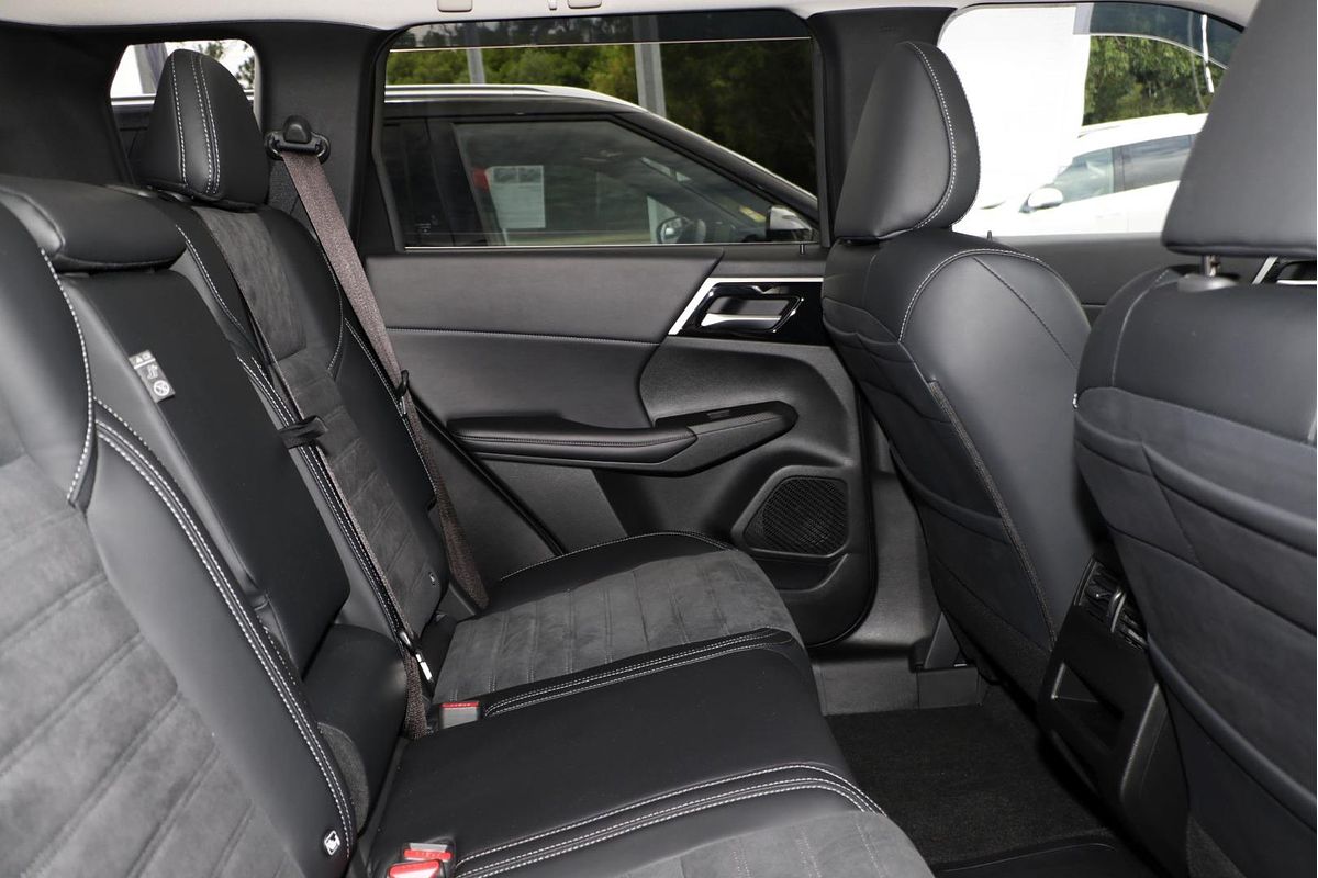 2024 Mitsubishi Outlander PHEV Aspire ZM