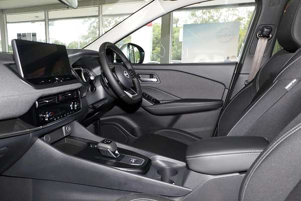 2025 Nissan QASHQAI ST J12