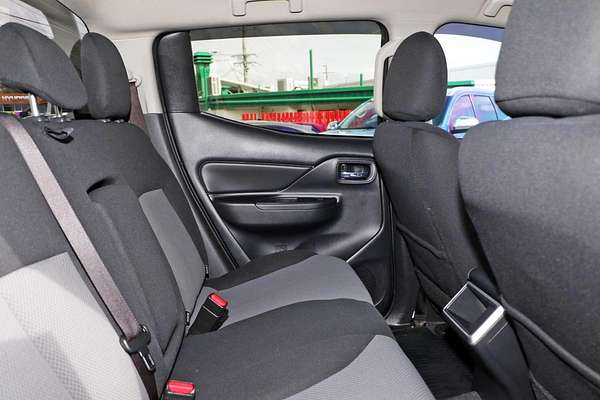 2022 Mitsubishi Triton GLX MR 4X4