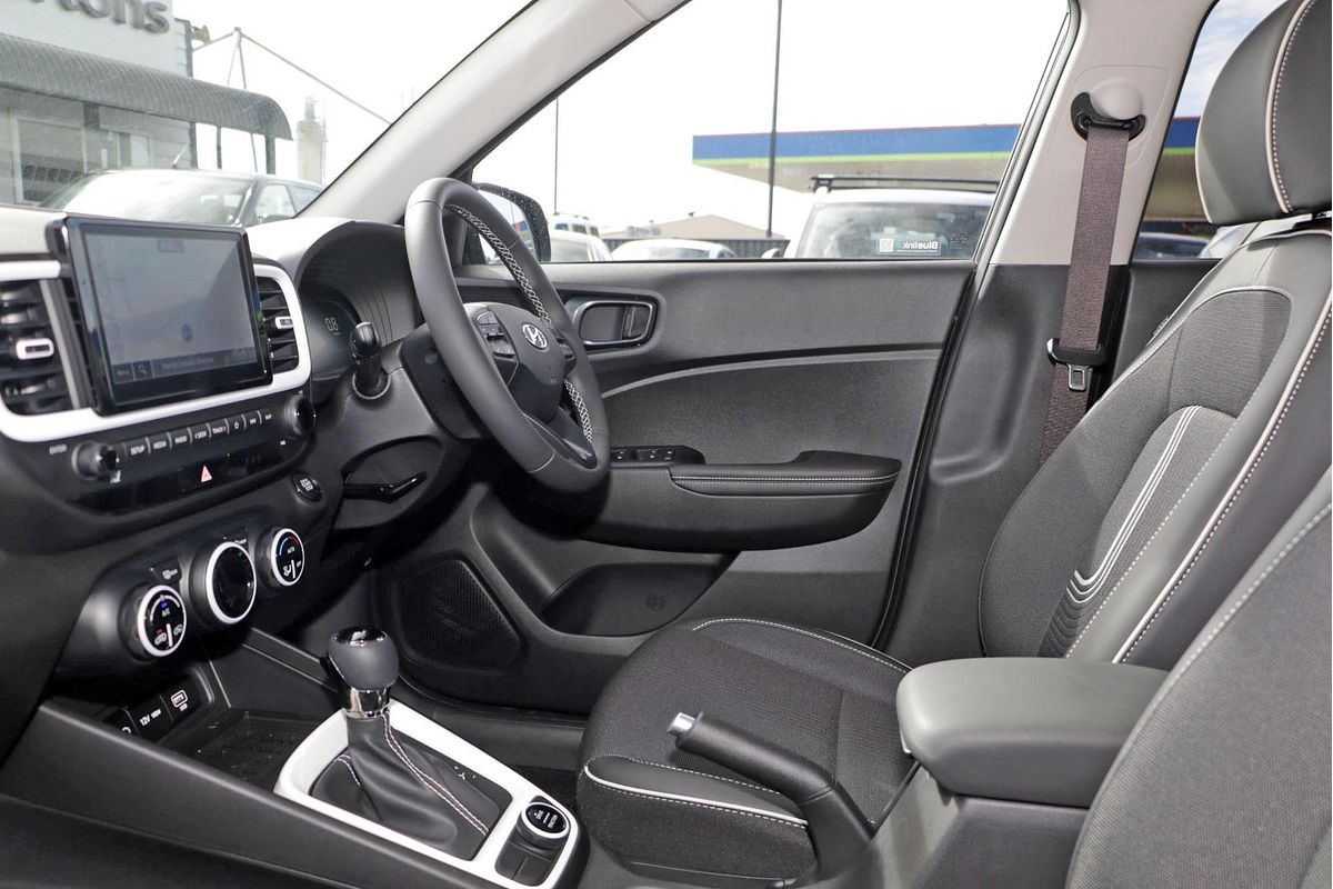 2024 Hyundai Venue Elite QX.V5