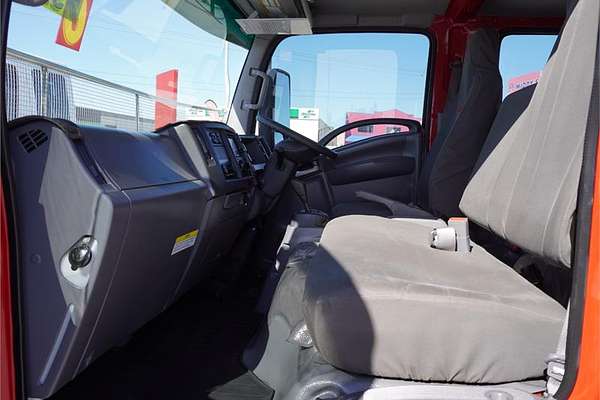 2017 Isuzu N Series NNR 45-150 4x2
