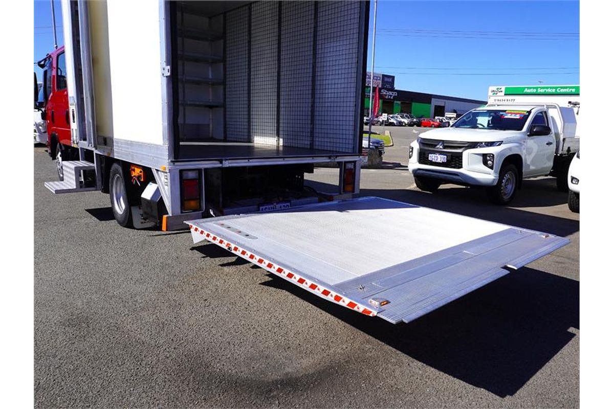 2017 Isuzu N Series NNR 45-150 4x2