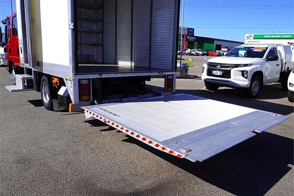 2017 Isuzu N Series NNR 45-150 4x2