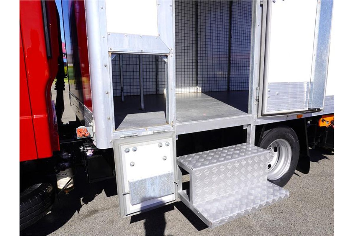 2017 Isuzu N Series NNR 45-150 4x2