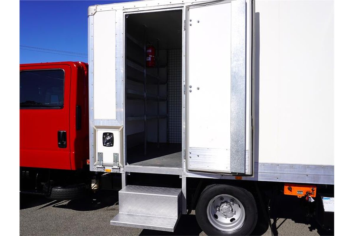 2017 Isuzu N Series NNR 45-150 4x2