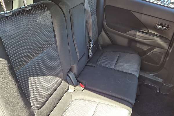 2016 Mitsubishi Outlander LS ZK
