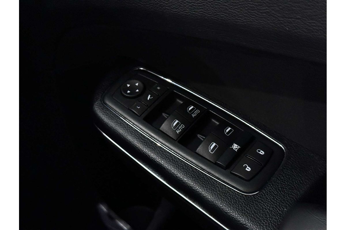 2017 Chrysler 300 SRT Hyperblack LX