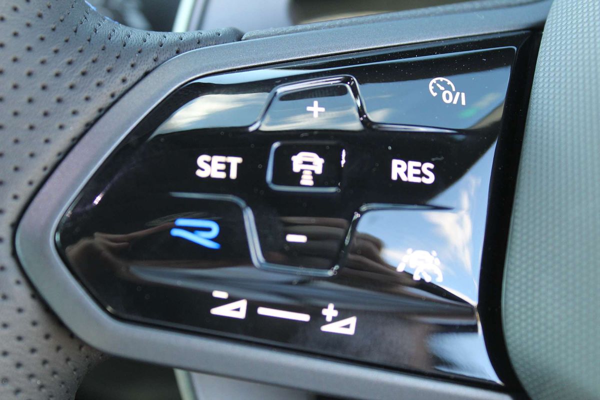 2024 Volkswagen Golf R 8