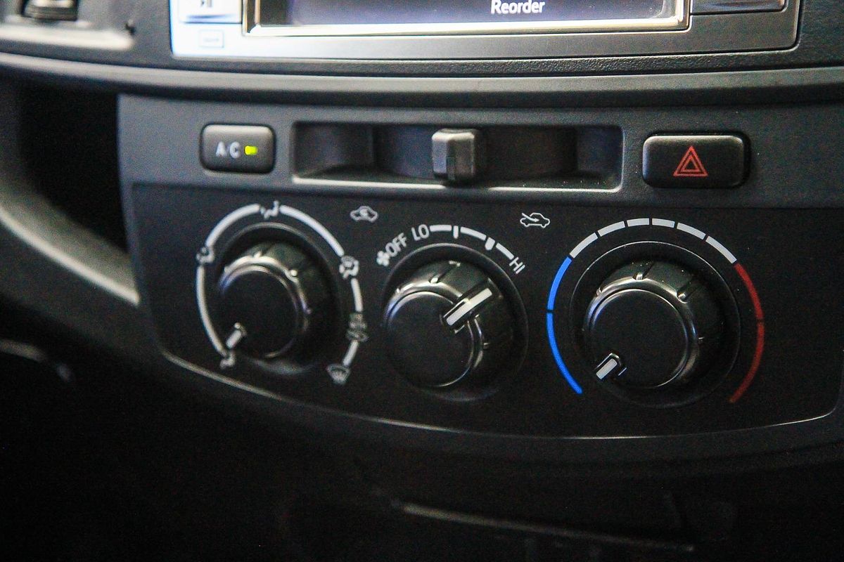 2014 Toyota Hilux SR KUN26R 4X4