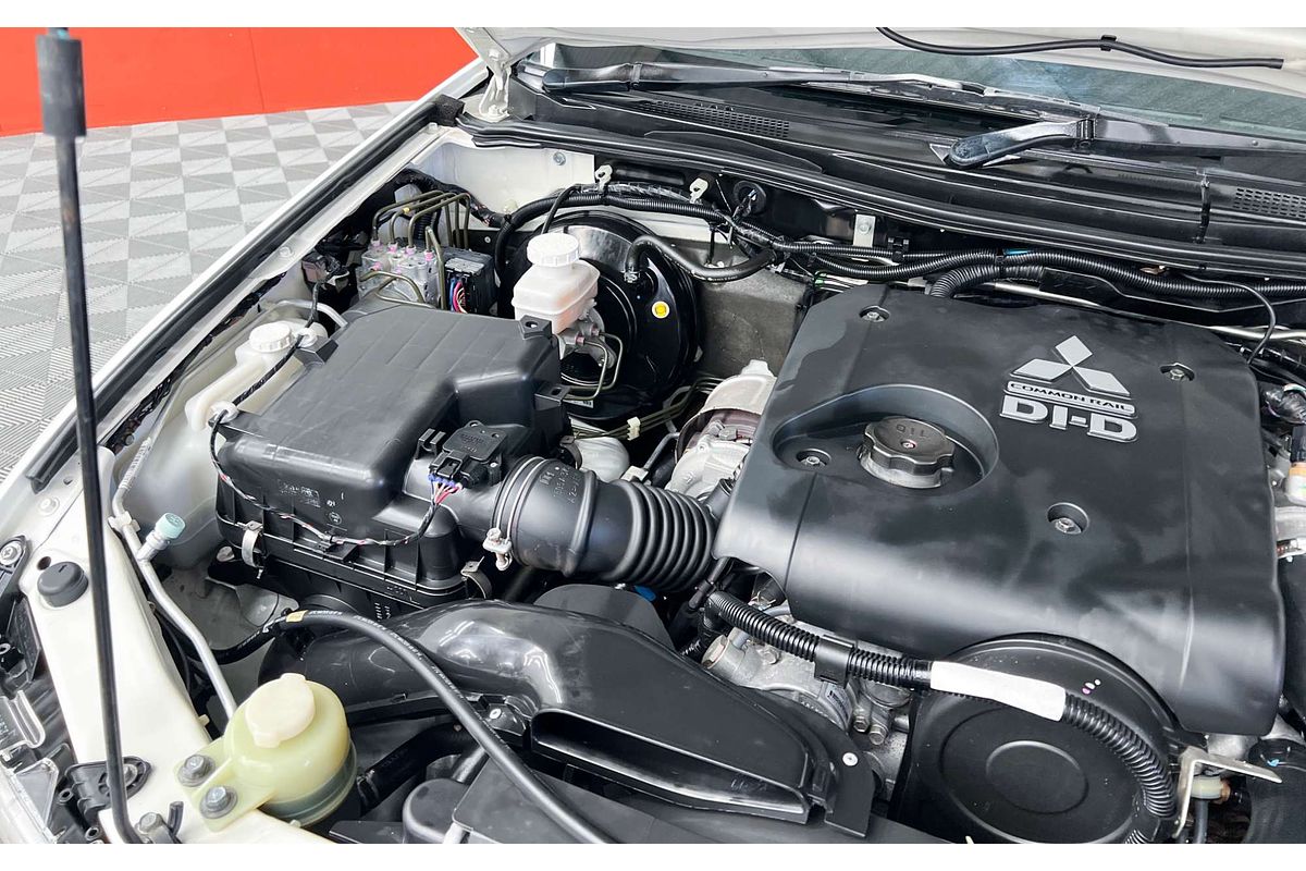 2014 Mitsubishi Challenger LS PC