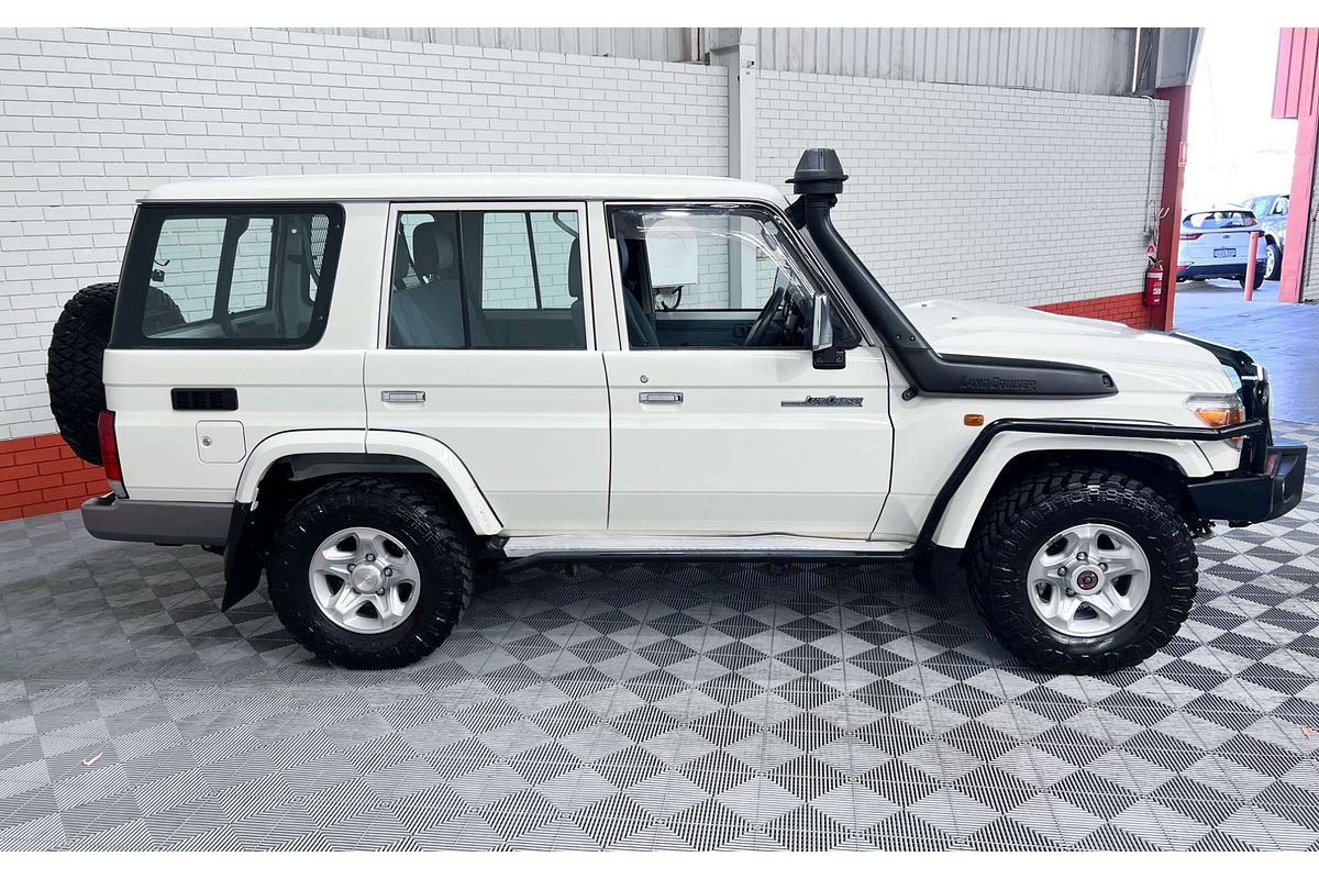 2020 Toyota Landcruiser GXL VDJ76R