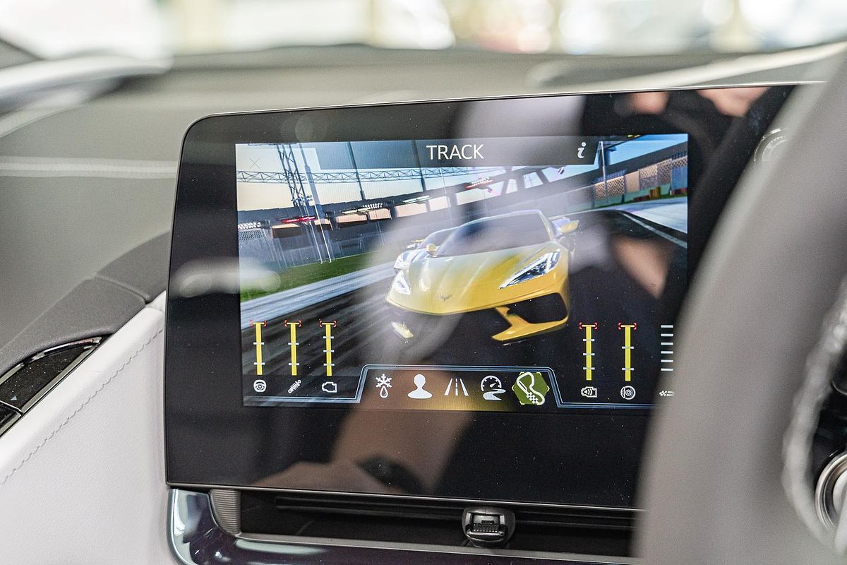 2024 Chevrolet Corvette Stingray 2LT C8