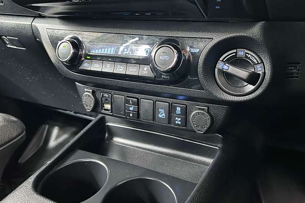 2020 Toyota Hilux SR5 GUN126R 4X4