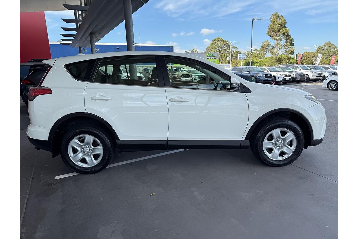 2017 Toyota RAV4 GX ZSA42R