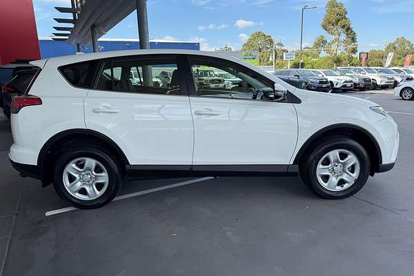 2017 Toyota RAV4 GX ZSA42R