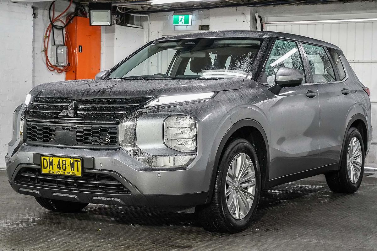 2022 Mitsubishi Outlander ES ZM