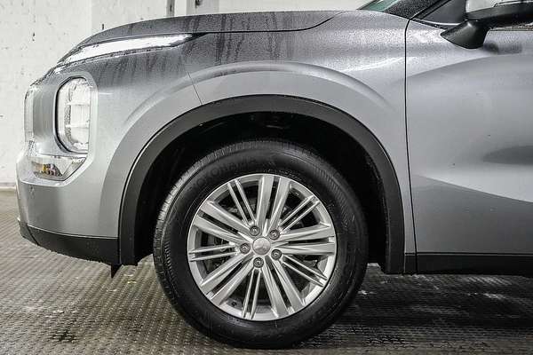 2022 Mitsubishi Outlander ES ZM