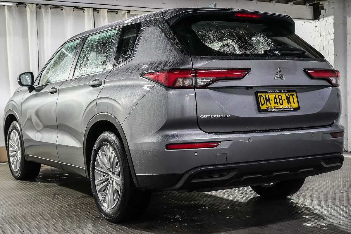 2022 Mitsubishi Outlander ES ZM