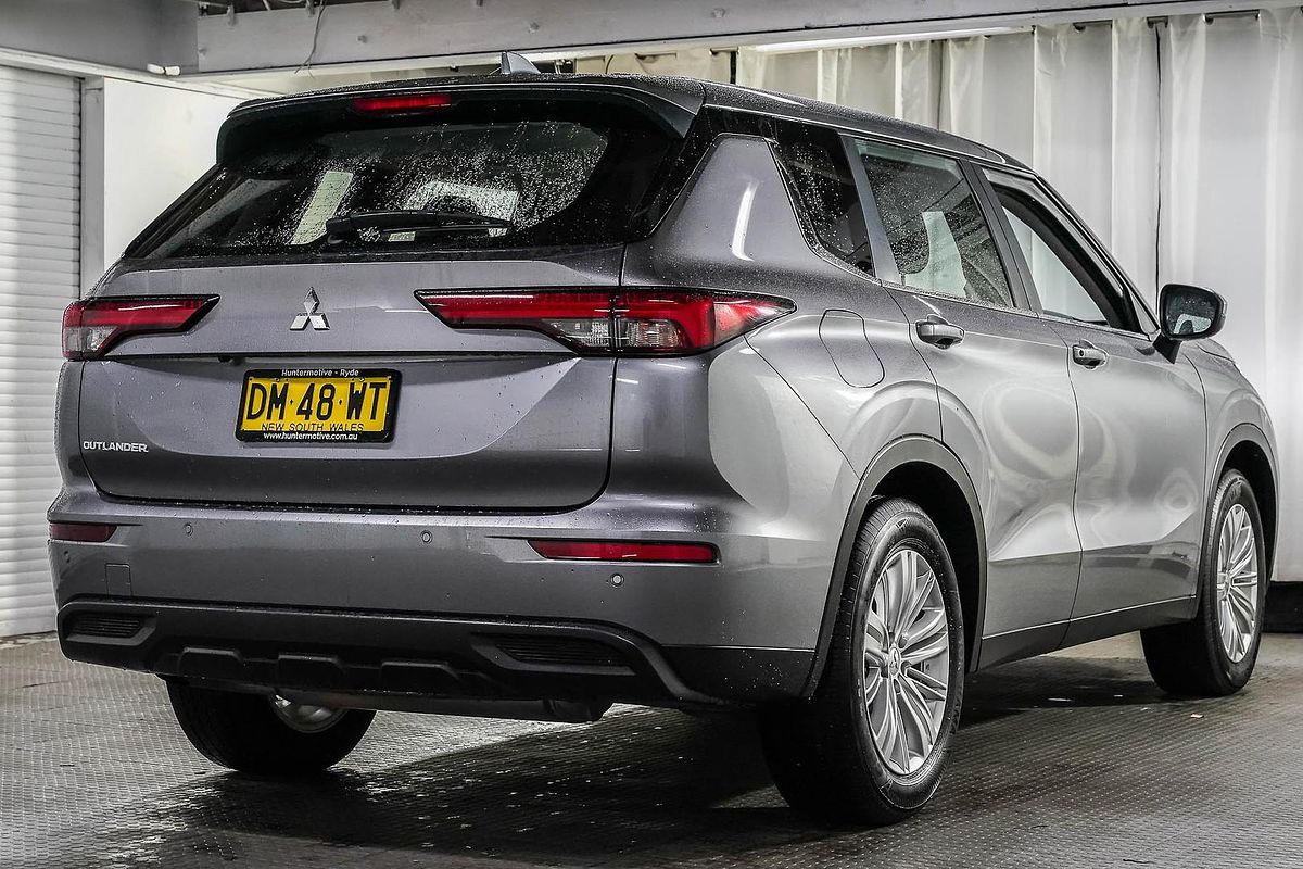 2022 Mitsubishi Outlander ES ZM