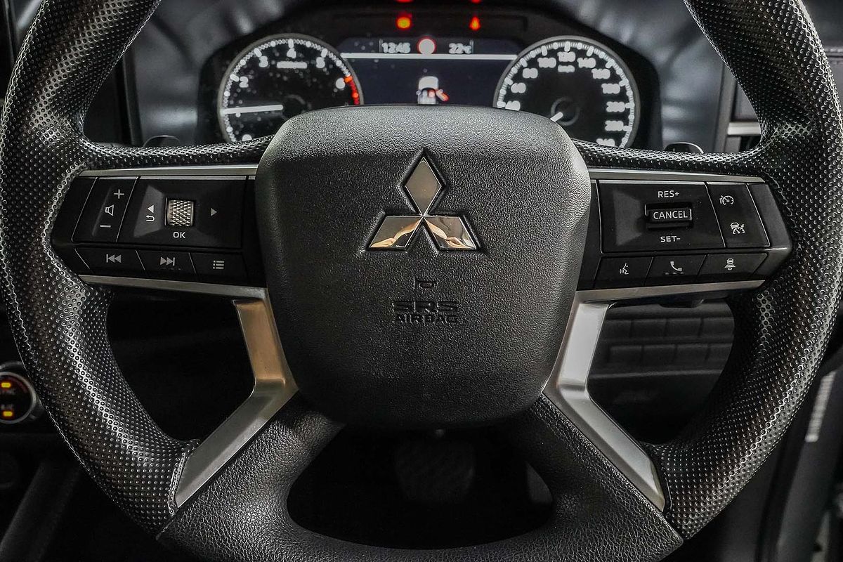 2022 Mitsubishi Outlander ES ZM