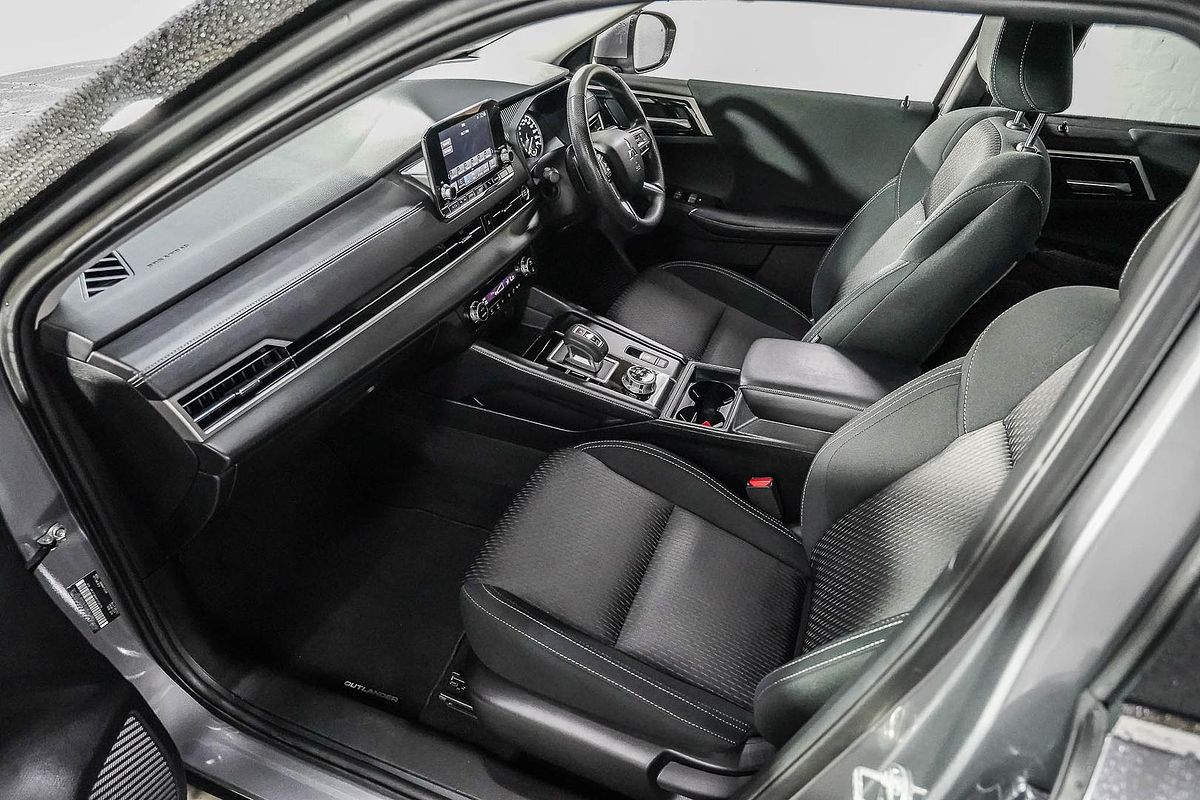 2022 Mitsubishi Outlander ES ZM