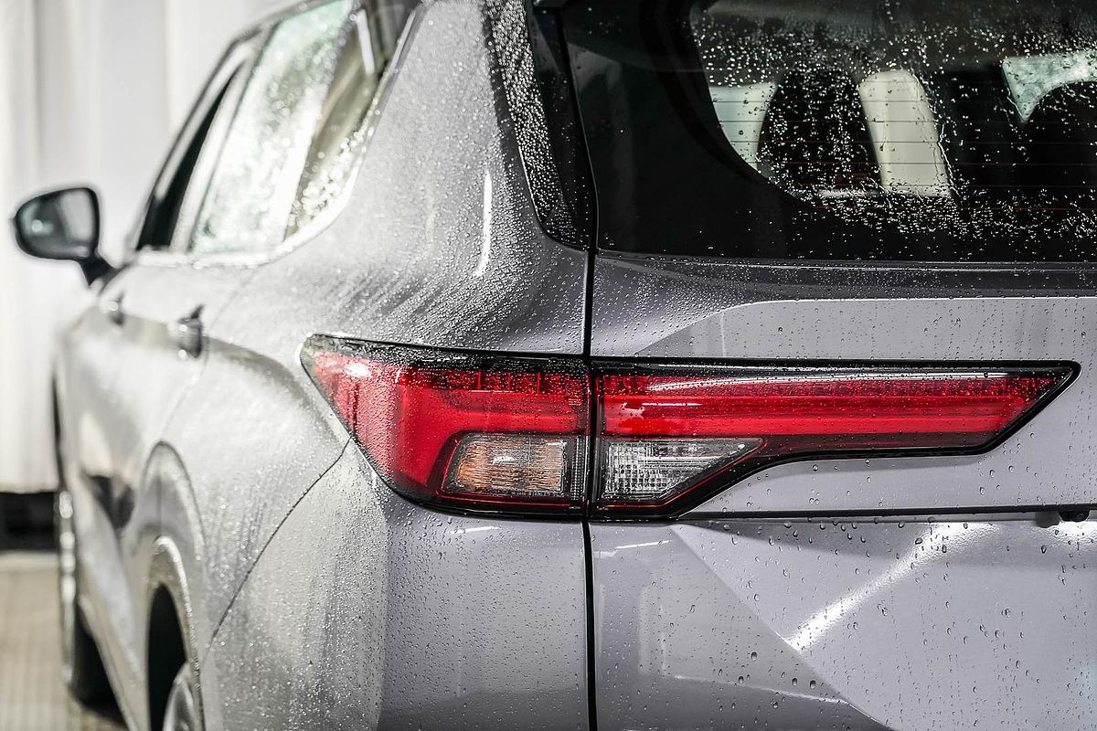 2022 Mitsubishi Outlander ES ZM