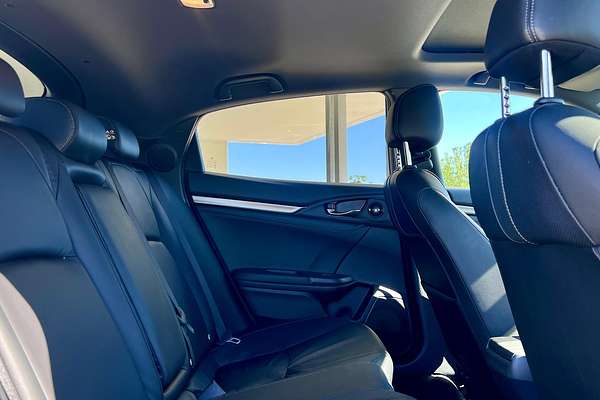 2018 Honda Civic VTi-LX 10th Gen