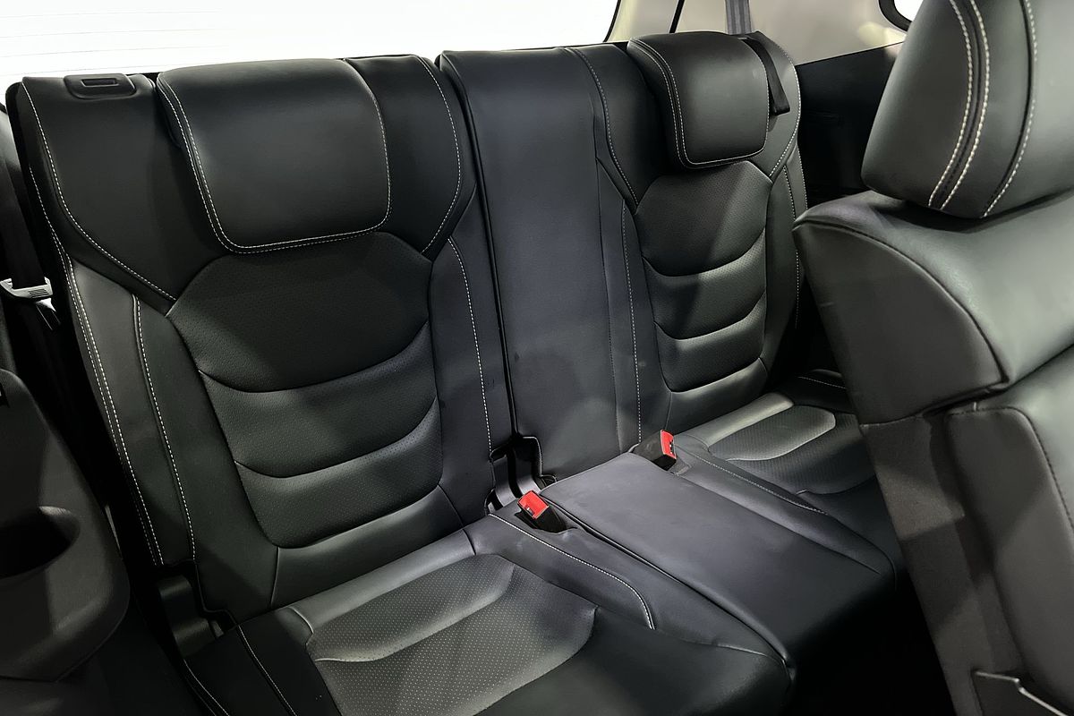 2018 LDV D90 Luxe SV9A
